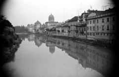 Romania,Transylvania, Oradea, a Sebes-Körös a Szent László hídtól a Garasos híd felé nézve, jobbra a neológ zsinagóga kupolája., 1972, Jakab Antal, Fortepan #202094