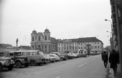 Romania,Transylvania, Timisoara, Losonczy tér (más néven Dóm tér, Piața Unirii), Temesvári székesegyház / Szent György-székesegyház, balra a Szentháromság-oszlop., 1972, Jakab Antal, church, Fortepan #202117