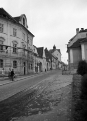 Romania,Transylvania, Sibiu, a Strada General Magheru a Strada Avram Iancu torkolatánál lévő kis teresedéstől a Strada Filarmonicii felé nézve., 1972, Jakab Antal, Fortepan #202141