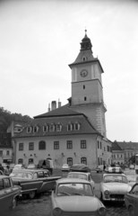 Romania,Transylvania, Brașov, Fő tér (ekkor Piața 23 August, ma Tanács tér / Piața Sfatului), Tanácsháza (egykor Városháza, ma múzeum)., 1972, Jakab Antal, Fortepan #202154