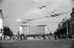 Romania,Transylvania, Cluj-Napoca, Wesselényi Miklós utca (Strada Regele Ferdinand, ekkor Strada Dózsa György), szemben a Széchenyi tér (Piata Mihai Viteazul), 1972, Jakab Antal, Fortepan #202182