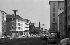 Németország, Frankfurt am Main, Kurt-Schumacher-Strasse, szemben a Régi Majna-hídon túl a Brückenstrasse, ott a Német Lovagrend Szűz Mária-temploma (Deutschordenskirche)., 1973, Jakab Antal, Fortepan #202247