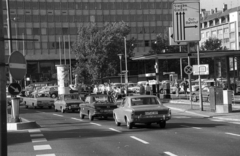 Németország, Frankfurt am Main, a Kurt-Schumacher-Strasse a Battonnstrasse kereszteződésénél., 1973, Jakab Antal, Fortepan #202248