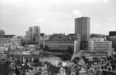 Belgium, Brüsszel, kilátás a Városháza tornyából, kissé balra a Szent Mihály és Szent Gudula-székesegyház (Cathédrale des Sts Michel et Gudule)., 1973, Jakab Antal, Fortepan #202276