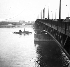 Hungary, Budapest, Petőfi (Horthy Miklós) híd, Pestről Buda felé nézve., 1941, Fortepan, ship, bridge, steamboat, Danube, Bagomér ship, Duna-bridge, Hubert Pál Álgyay-design, Fortepan #20238