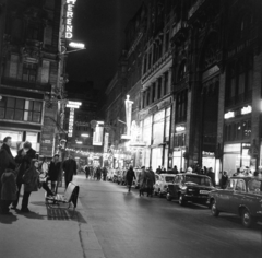 Magyarország, Budapest V., Ferenciek tere (Felszabadulás tér), szemben a Kígyó utca., 1973, Faragó László, Budapest, Fortepan #202426