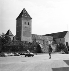 Hungary, Kőszeg, a Jurisics vár a Várkör - Pék (Fürst Sándor) utca sarkáról nézve, szemben a mai Károly Róbert tér., 1976, Faragó László, Fortepan #202439