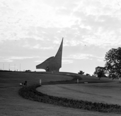 Hungary, Szombathely, Emlékmű út, Felszabadulási emlékmű (tervezte Heckenast János építész (1970)., 1976, Faragó László, Fortepan #202465