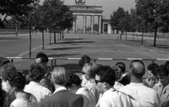 Germany, Berlin, Kelet-Berlin, a Brandenburgi kapu a Pariser Platz felől., 1962, Faragó László, GDR, Berlin Wall, East-Berlin, Fortepan #202474