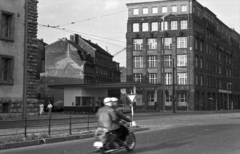 Germany, Berlin, Kelet-Berlin, a Landsberger Straße a Karl-Marx-Allee felől, jobbra a Haus der Gesundheit., 1962, Faragó László, GDR, East-Berlin, Fortepan #202481