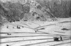 Hungary, Miskolc,Miskolctapolca, mészkőbánya., 1962, Faragó László, rails, railroad switch, stone mine, miner, Best of, Fortepan #202518