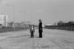 Magyarország, Budapest XIV., Kerepesi út az Örs vezér tere felé nézve, jobbra a Pillangó utcai metróállomás., 1975, Rubinstein Sándor, Budapest, lakótelep, Fortepan #202649