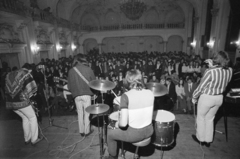 Magyarország, Budapest XI., Villányi út 5-7., Kaffka Margit Gimnázium (később Szent Margit Gimnázium), díszterem. A Gemini együttes tagjai, Várszegi Gábor, Kékes Zoltán, Bardóczi Gyula, Szabó György Balázs., 1970, Rubinstein Sándor, Budapest, zenekar, díszterem, Fortepan #202709