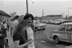 Hungary, Óbuda, Budapest III., a Bécsi út a Csillaghegyi út torkolatánál lévő Shell kút közelében. A felvétel a 15. Taurus Rallye rajtja idején készült., 1976, Rubinstein Sándor, car race, Budapest, Fortepan #202844