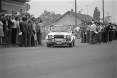 Hungary, Óbuda, Budapest III., a Bécsi út a Csillaghegyi út torkolatánál lévő Shell kút közelében. A felvétel a 15. Taurus Rallye rajtja idején készült., 1976, Rubinstein Sándor, car race, Budapest, Fortepan #202847