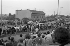 Hungary, Óbuda, Budapest III., a Bécsi út a Csillaghegyi út torkolatánál lévő Shell kút közelében. A felvétel a 15. Taurus Rallye rajtja idején készült., 1976, Rubinstein Sándor, Budapest, Fortepan #202850