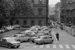 Magyarország, Budapest V., Szent István tér a Bazilika előtt, jobbra a Zrinyi utca., 1978, Rubinstein Sándor, rendszám, Budapest, Fortepan #202895