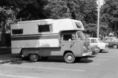 Magyarország, Szeged, Széchenyi tér., 1979, Rubinstein Sándor, Volkswagen-márka, Volkswagen Typ2, Volkswagen Transporter 2, lakókocsi, Fortepan #202909