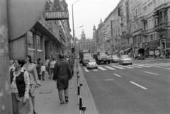 Magyarország, Budapest V., Kossuth Lajos utca az Úttörő Áruháztól a Ferenciek tere (Felszabadulás tér) felé nézve., 1980, Rubinstein Sándor, Budapest, Fortepan #203012