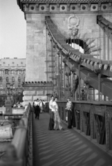 Hungary, Budapest I., a Széchenyi Lánchíd a Széchenyi István (Roosevelt) tér felé nézve., 1976, Rubinstein Sándor, Budapest, Fortepan #203034