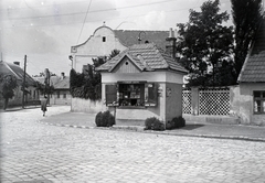 Magyarország, Győr, Sziget városrész, Somogyi Antal trafikja a Szarvas utca és a Radnóti Miklós (Wirthl Antal) utca sarkon., 1936, Tóth Árpád, Fortepan #203245