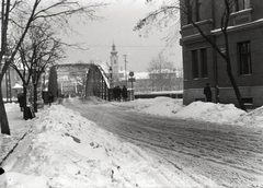 Hungary, Győr, Rát Mátyás tér, szemben a Kettős híd a Rába folyó felett, a túlparton a Bécsi kapu (Erzsébet) téren a Karmelita templom látható., 1937, Tóth Árpád, snow, winter, Fortepan #203249