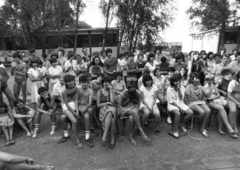 Magyarország, Lakitelek, Tőserdő, Bagi Ilona KISZ építőtábor, a Madách Imre Gimnázium tanulói., 1983, Madách Gimnázium, Fortepan #203394