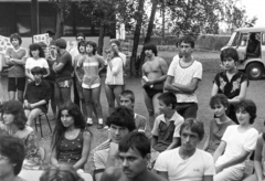 Magyarország, Lakitelek, Tőserdő, Bagi Ilona KISZ építőtábor, a Madách Imre Gimnázium tanulói., 1984, Madách Gimnázium, Barkas-márka, Fortepan #203413