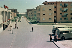 Hungary, Dunaújváros, (Sztálinváros), Bartók Béla (November 7.) tér, balra az Üzletház., 1957, Kiss Lajos, colorful, blocks, Fortepan #203452