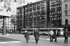 Latvijas Republika, Riga, Brīvības utca, balra a Dzirnavu utca, a kép a Hotel Latvia előtt készült., 1976, Fortepan/Album048, Fortepan #203482