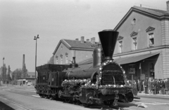 Hungary, Sopron, Vasútállomás, a bécsi Eisenbahn Múzeum átadja az 1860-as években készült, 674. sorszámú, gőzmozdonyt a budapesti Közlekedési Múzeum számára, 1969, Fortepan/Album048, steam locomotive, chimney, train station, rails, Fortepan #203494