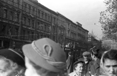 Magyarország, Budapest VI., Teréz (Lenin) körút, jobbra a háttérben a Nyugati (Marx) tér., 1956, Lovrecz Éva, Budapest, teherautó, Fortepan #203968