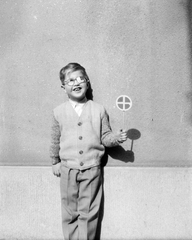 1960, Lukács Pál, signalling disc, glasses, kid, Fortepan #204025