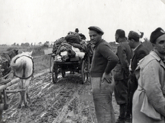 Romania,Transylvania, a Magyar Királyi Honvédség 209/18 honvéd tábori vegyes munkásszázad munkaszolgálatosai útban a szálláshelyük felé., 1940, Névai János, labor service, Fortepan #204126