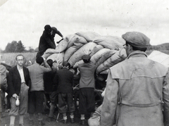 Romania,Transylvania, a Magyar Királyi Honvédség 209/18 honvéd tábori vegyes munkásszázad munkaszolgálatosai útban a szálláshelyük felé., 1940, Névai János, labor service, Fortepan #204127