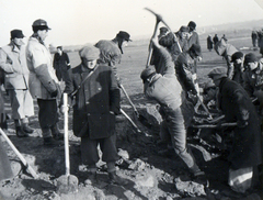 Romania,Transylvania, Magyar Királyi Honvédség 209/18 honvéd tábori vegyes munkásszázad., 1940, Névai János, labor service, pickaxe, Fortepan #204149