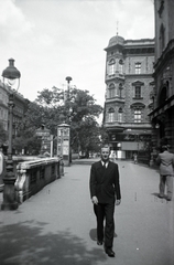 Hungary, Budapest VI., az Andrássy út a Drechsler-palota előtt, háttérben a Hajós utca sarkán álló Fischer-Sonnenberg-palota., 1940, Papp Róbert, Budapest, Fortepan #204205