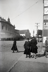 Hungary, Orosháza, Széchenyi tér, balra a Kossuth Lajos utca, szemben a Thék Endre utca a Mikszáth Kálmán utca felé. Háttérben középen az evangélikus templom., 1937, Papp Róbert, Fortepan #204216