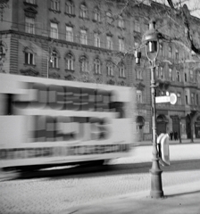 Magyarország, Budapest IX., Ferenc körút a Tompa utca saroktól nézve, szemben a 24 és 26 számú ház., 1941, Somlói Miklós dr., Budapest, rontott fotó, Fortepan #204292