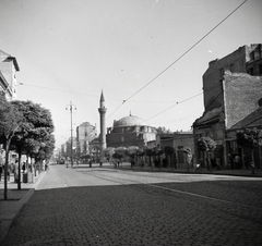 Bulgária, Szófia, Mária Lujza hercegnő sugárút, középen a Banja basi mecset., 1942, Somlói Miklós dr., minaret, mecset, kockakő, Fortepan #204297