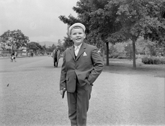 Hungary, Budapest V., Dunakorzó, Vigadó (Molotov) tér., 1955, Fortepan, Budapest, suit, boy, hands in pockets, toy gun, Fortepan #2043