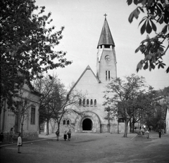 Hungary, Zebegény, Havas Boldogasszony-templom., 1948, Somlói Miklós dr., church, Károly Kós-design, photo aspect ratio: square, Fortepan #204322