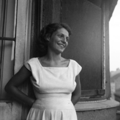 1952, Szalai Zoltán, smile, balcony, lady, portrait, white dress, Fortepan #204508