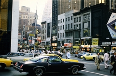 Amerikai Egyesült Államok, New York, Hatodik sugárút (Avenue of the Americas) a Nyugati 42. utca felé nézve., 1978, Szilágyi Zsófia, Fortepan #204554