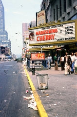 Amerikai Egyesült Államok, New York, Hetedik sugárút a Nyugati 49. utca sarkától a Times Square felé nézve., 1978, Szilágyi Zsófia, erotika, Fortepan #204567