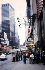 Amerikai Egyesült Államok, New York, Broadway a Nyugati 47. és 46. utca között, balra a Times Square., 1978, Szilágyi Zsófia, Fortepan #204582