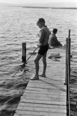 Hungary, Lake Velence, Agárd, 1975, Kereki Sándor, fishing rod, fishing, Fortepan #204812