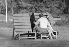 Hungary, Budapest XIV., 1976, Kereki Sándor, Budapest, talks, smoking, leg over leg, deck chair, back, relaxation, Fortepan #205108