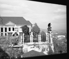 Hungary, Budapest I., a Budavári Palota (korábban Királyi Palota) keleti teraszának Szent György téri határfala és teraszlépcsője., 1963, Beyer Norbert, terrace, stairs, Turul sculpture, Budapest, Fortepan #20515