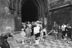 Czech Republik, Prague, Orloj., 1974, Kereki Sándor, Czechoslovakia, Best of, kids, hold in arms, wedding ceremony, Fortepan #205160